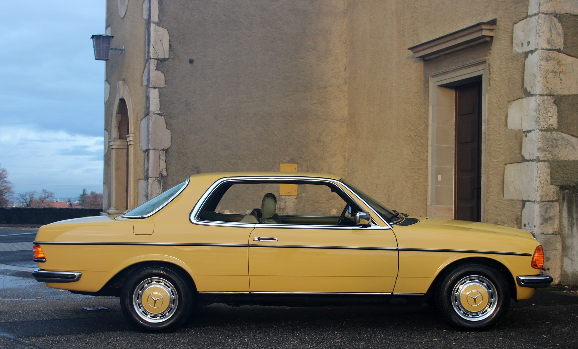 MERCEDES-BENZ 230 C-image-21