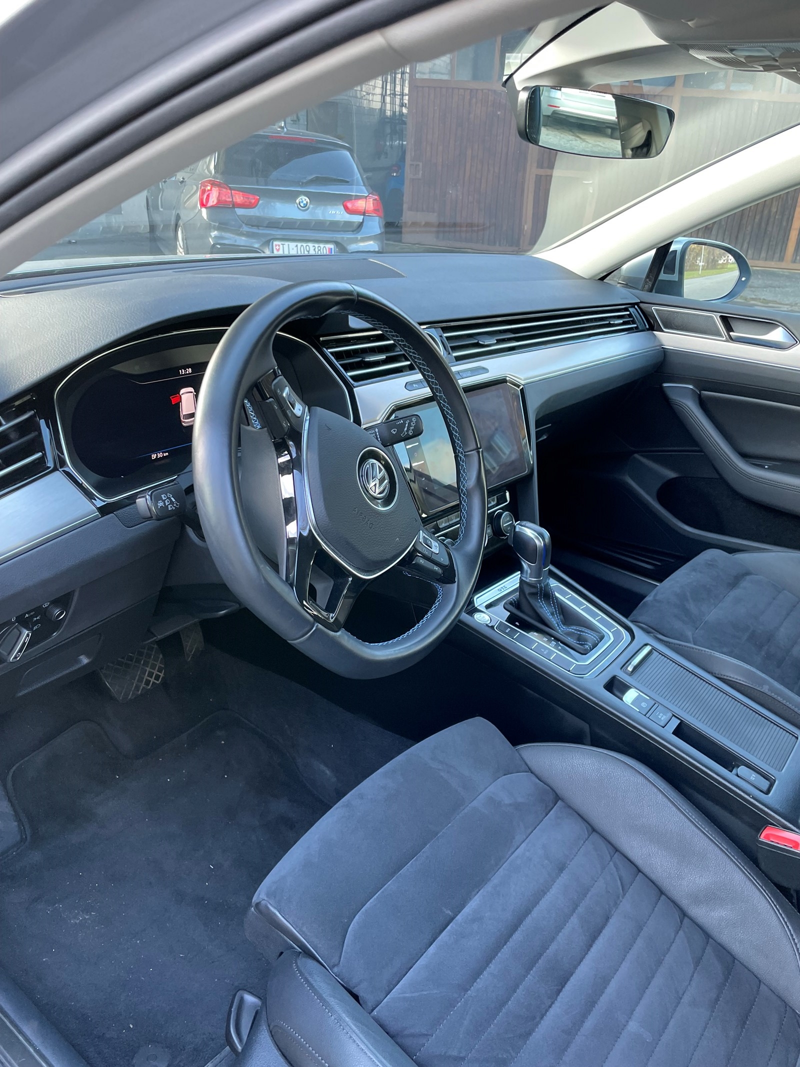 VW Passat Variant 1.4 TSI GTE Hybrid DSG-image-2