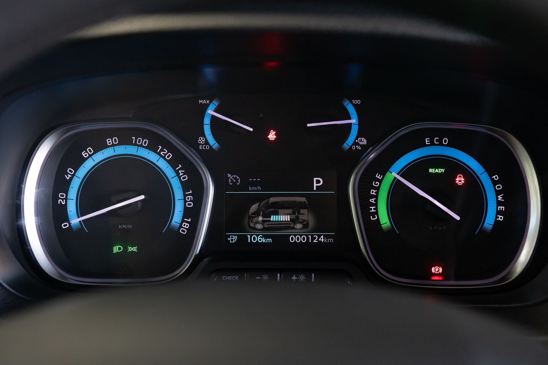 PEUGEOT E-Expert 75 KWh Standard-image-10