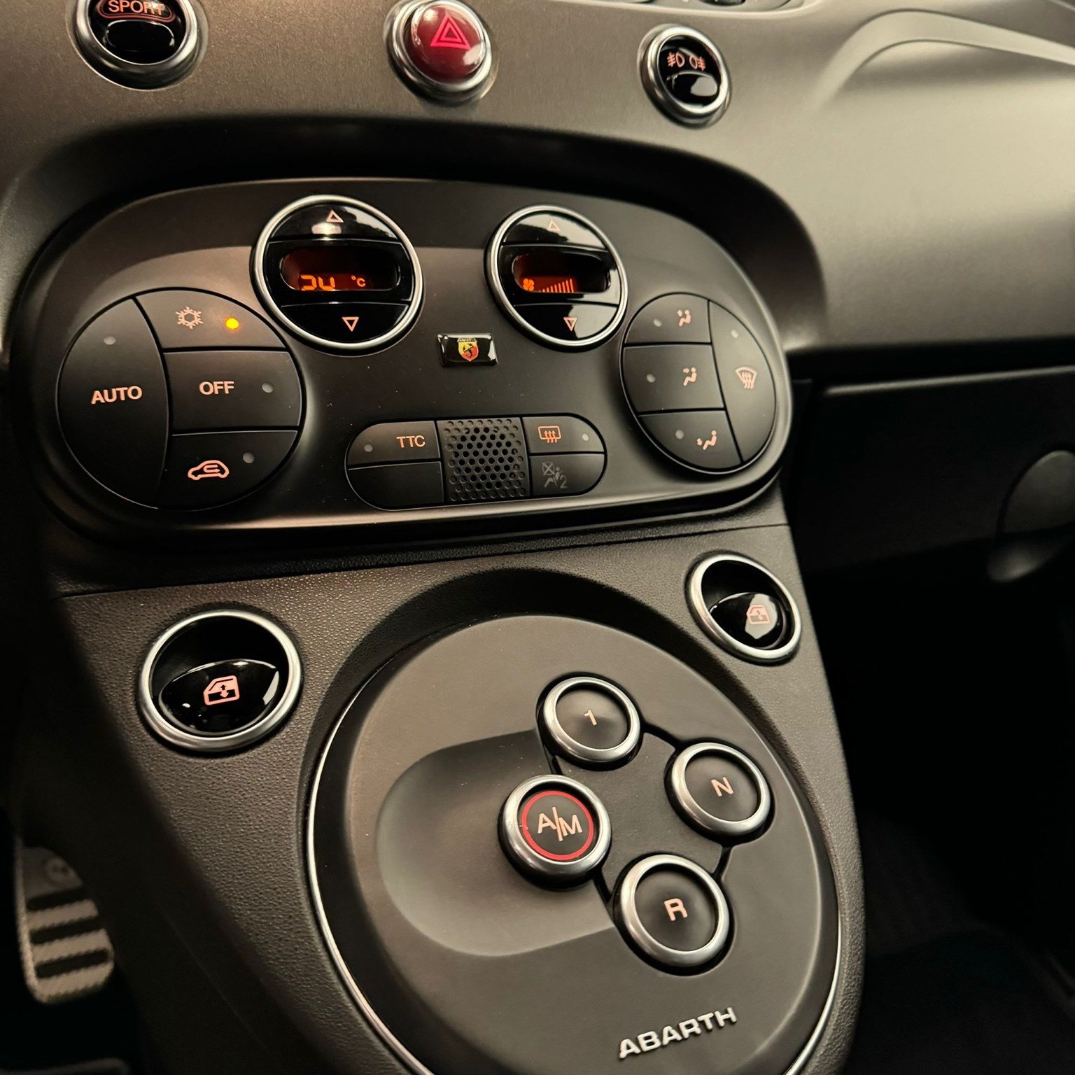 FIAT 595C 1.4 16V Turbo Abarth Turismo Dualogic-image-12