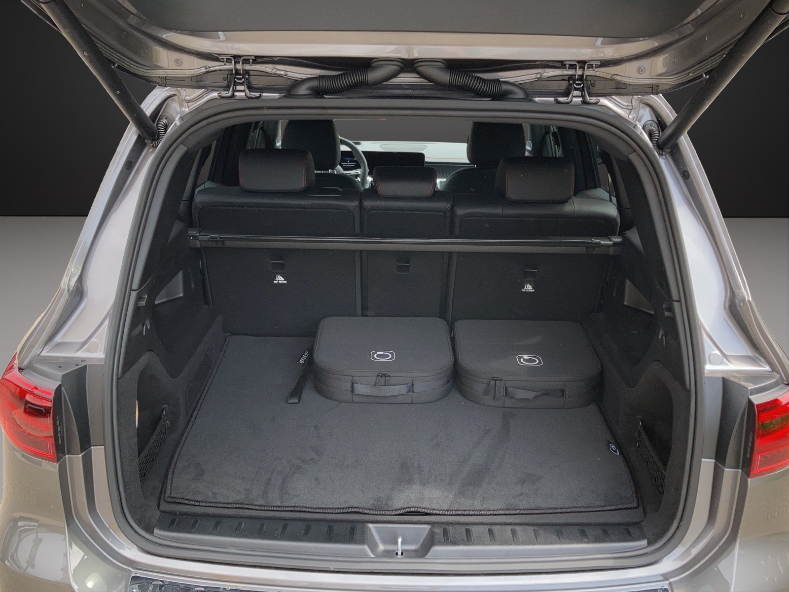MERCEDES-BENZ EQB 300 AMG Line 4Matic-image-10