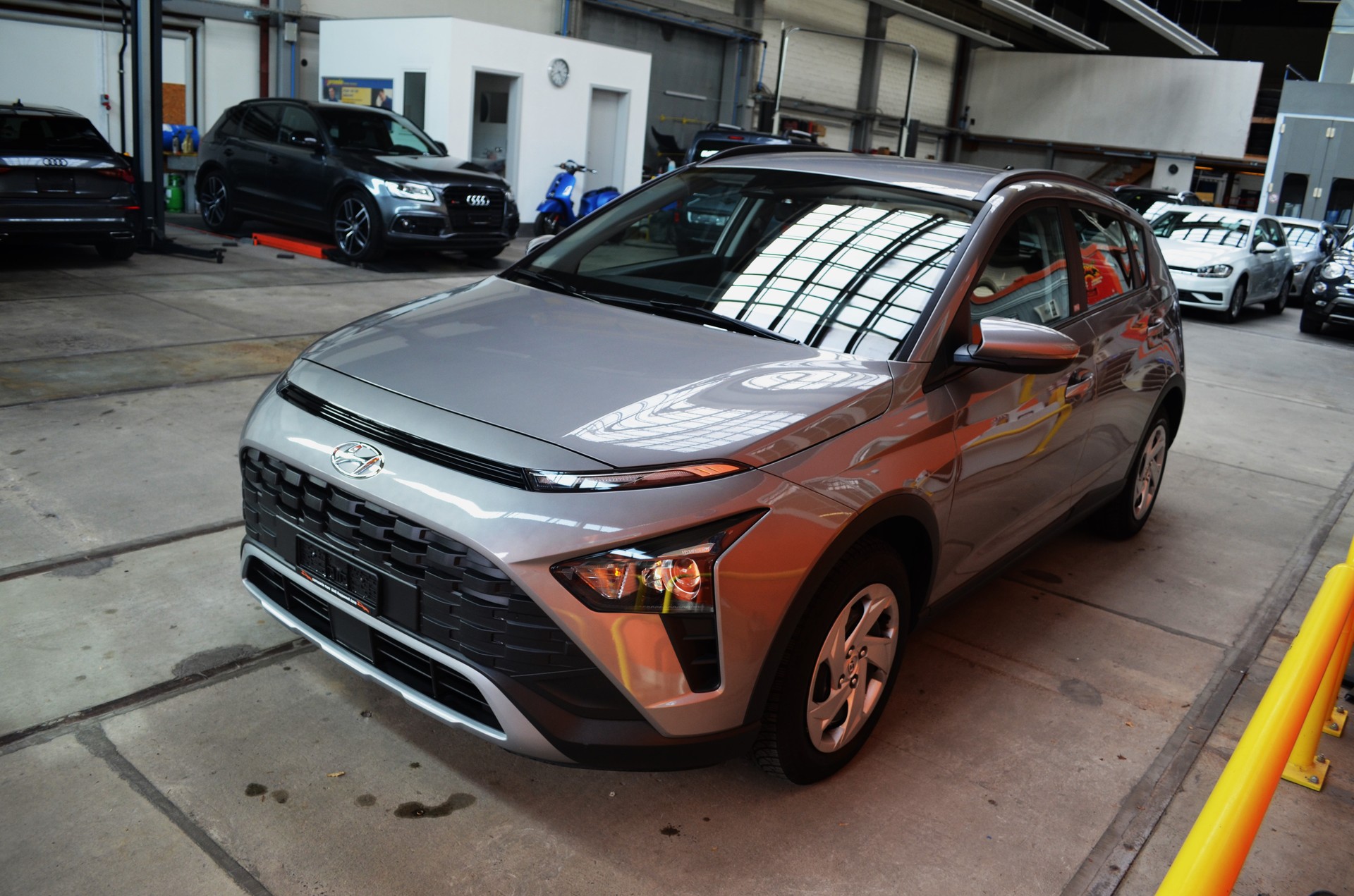 HYUNDAI Bayon 1.0 T-GDi Amplia DCT-image-2