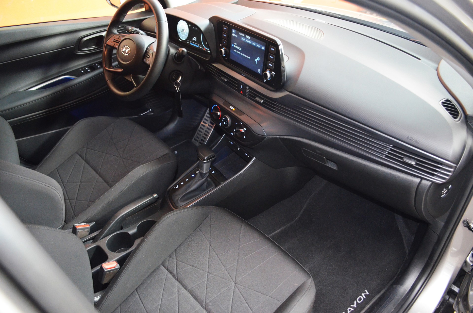 HYUNDAI Bayon 1.0 T-GDi Amplia DCT-image-8
