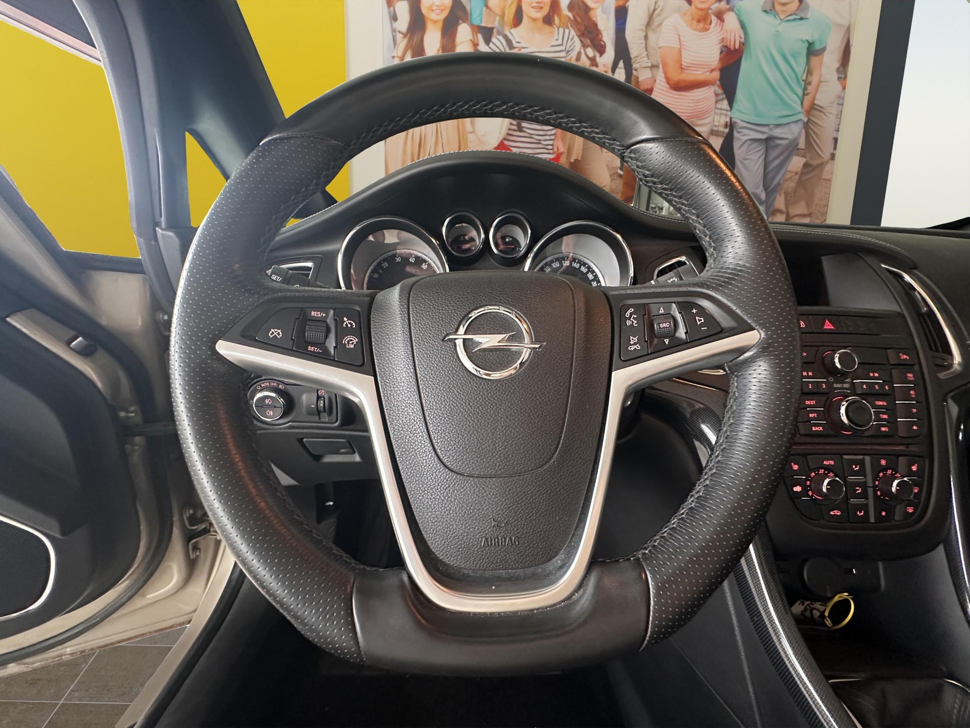 OPEL Cascada 1.4i 16V Turbo Cosmo-image-13