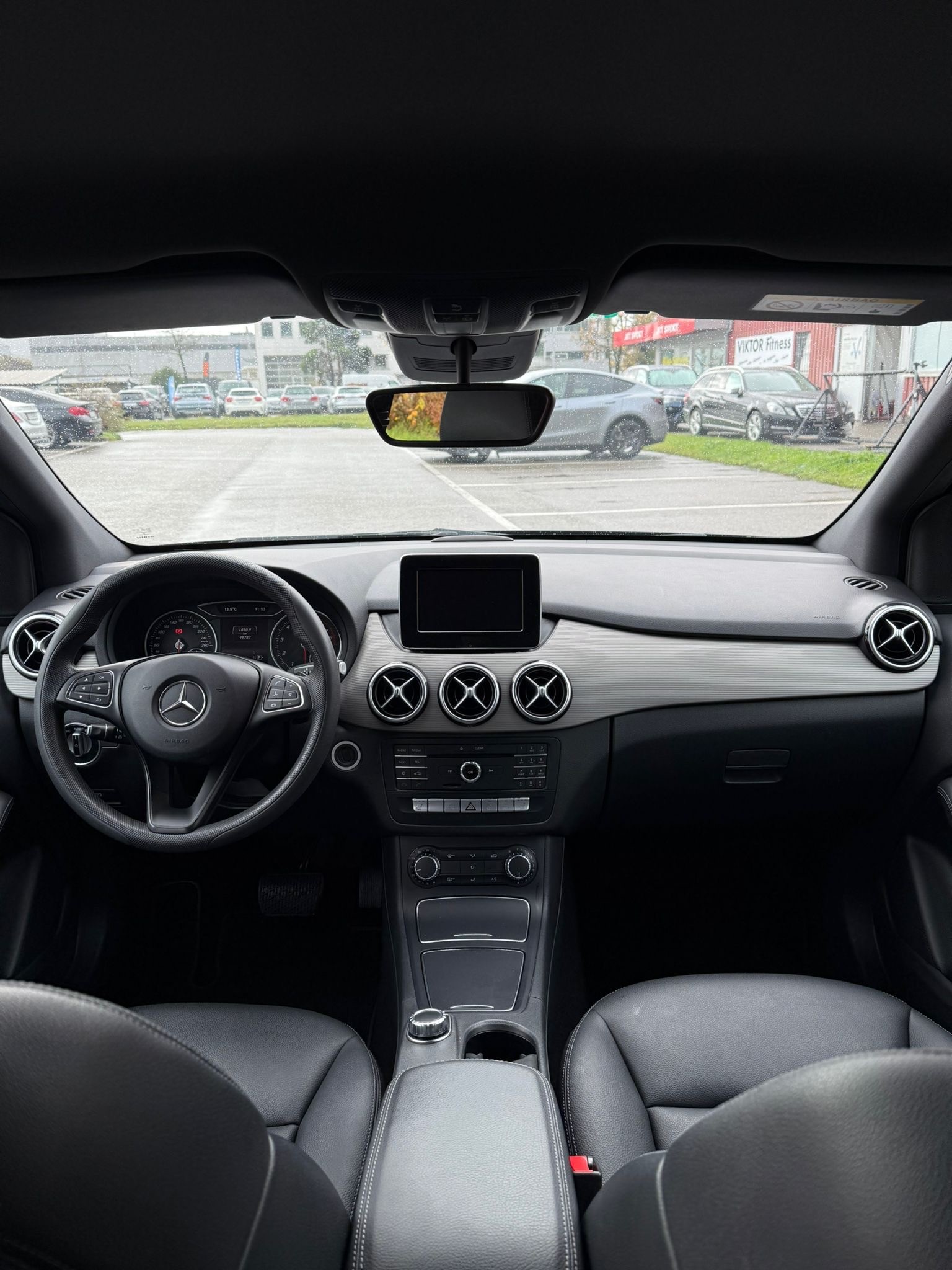 MERCEDES-BENZ B 180 Style 7G-DCT-image-10
