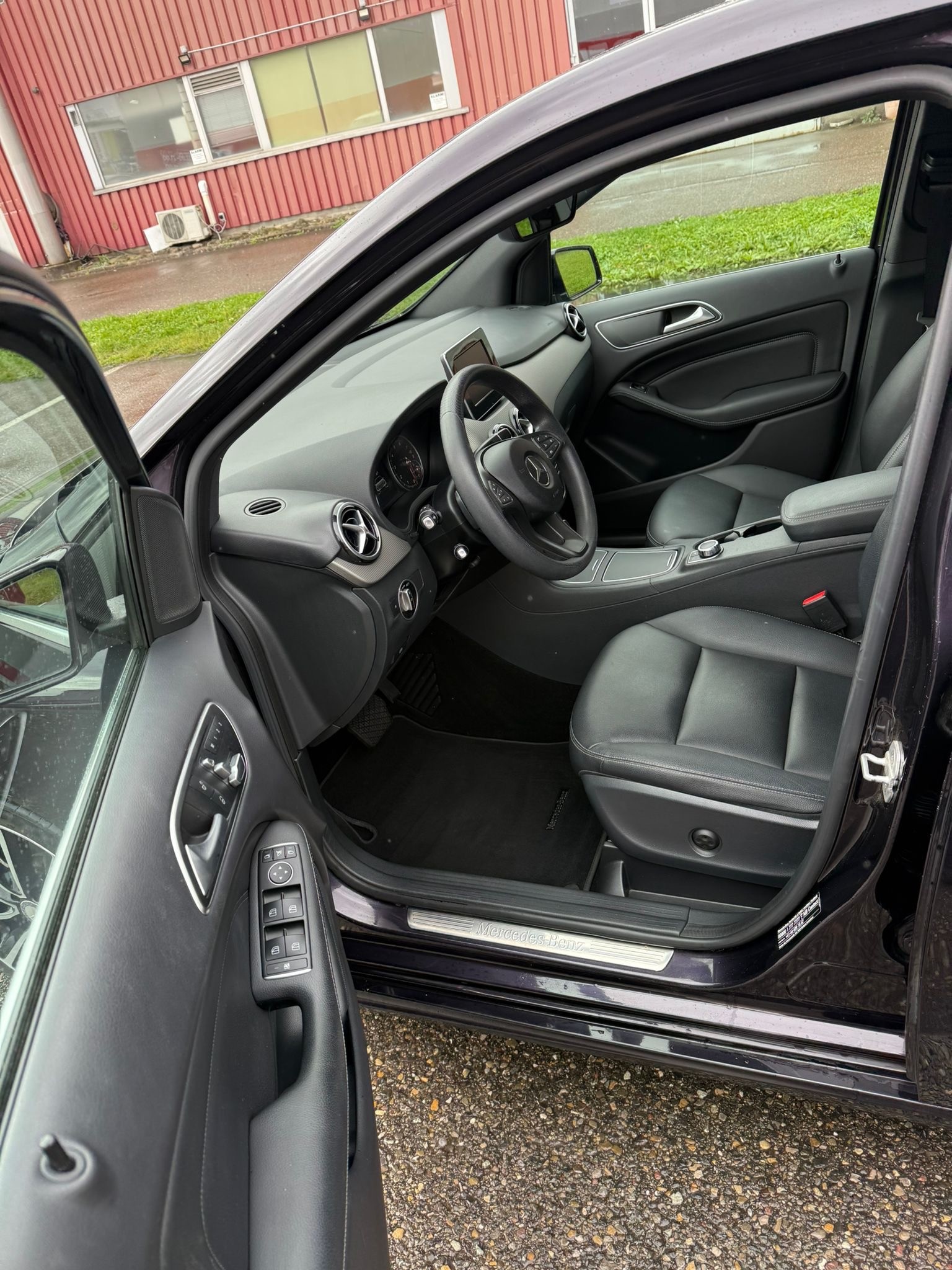 MERCEDES-BENZ B 180 Style 7G-DCT-image-11