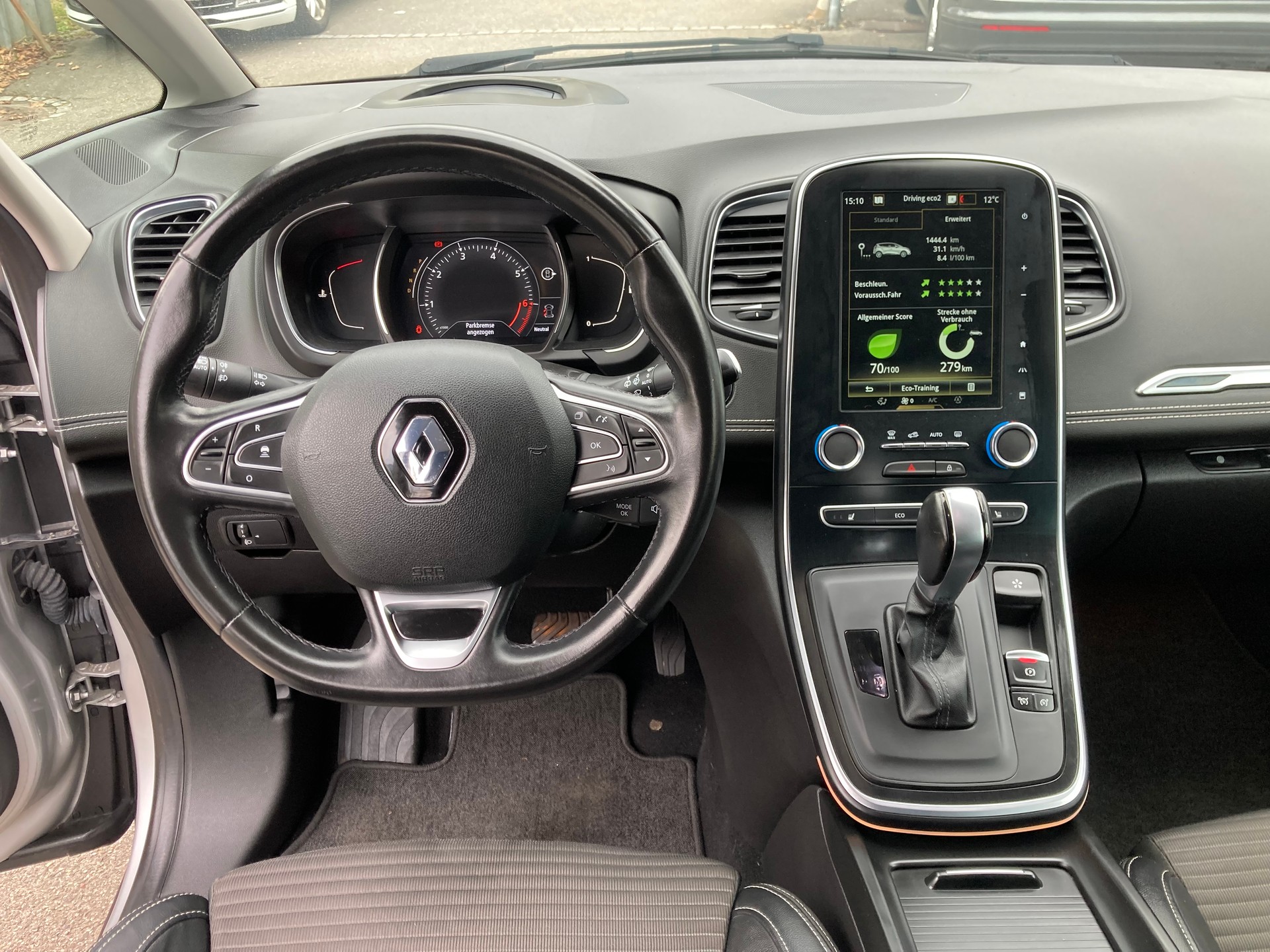 RENAULT Scénic 1.3 16V Turbo Intens EDC-image-9