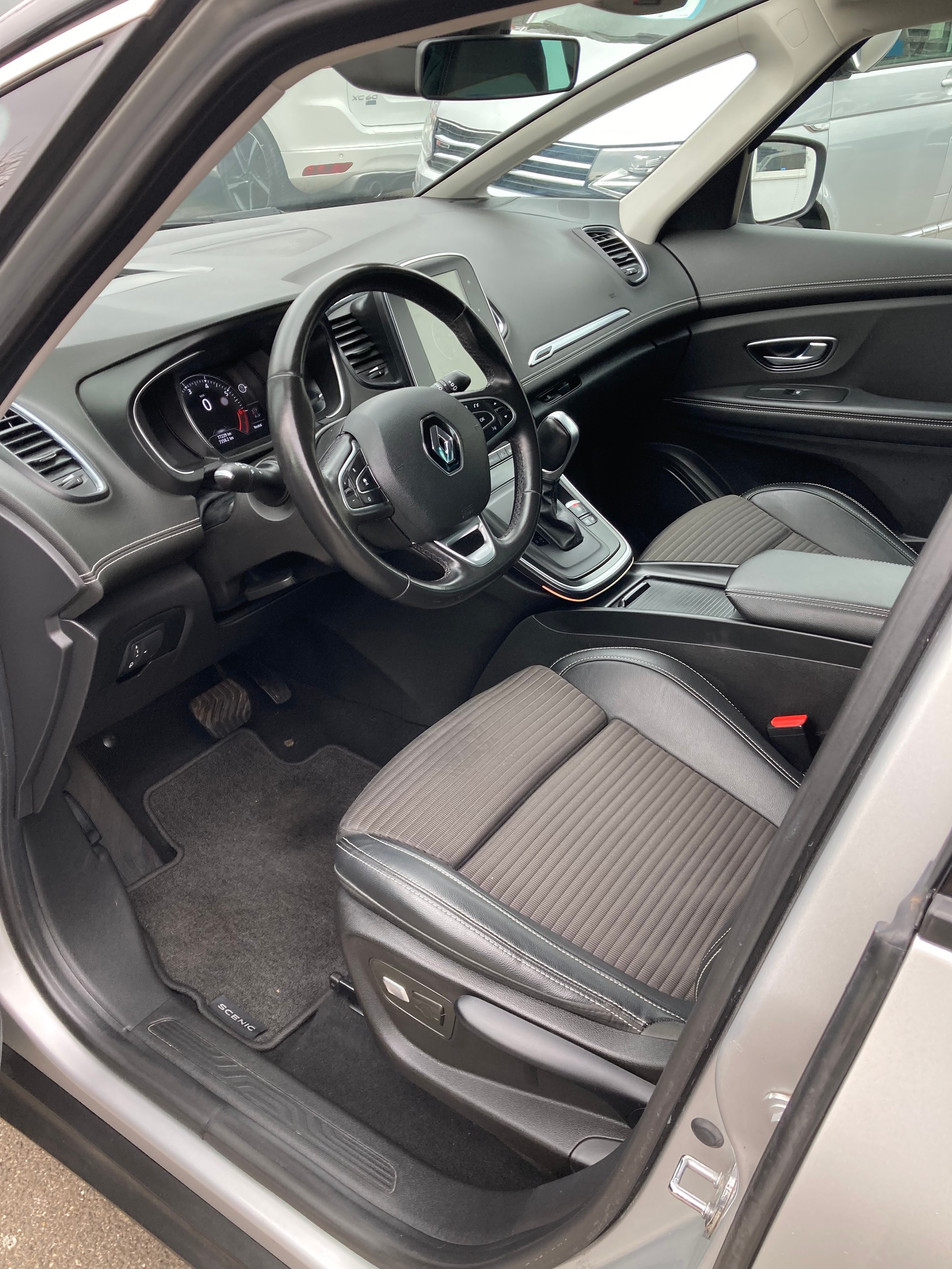 RENAULT Scénic 1.3 16V Turbo Intens EDC-image-6