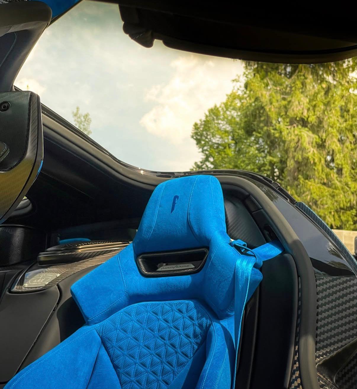 PININFARINA Battista Blu Carbon-image-2