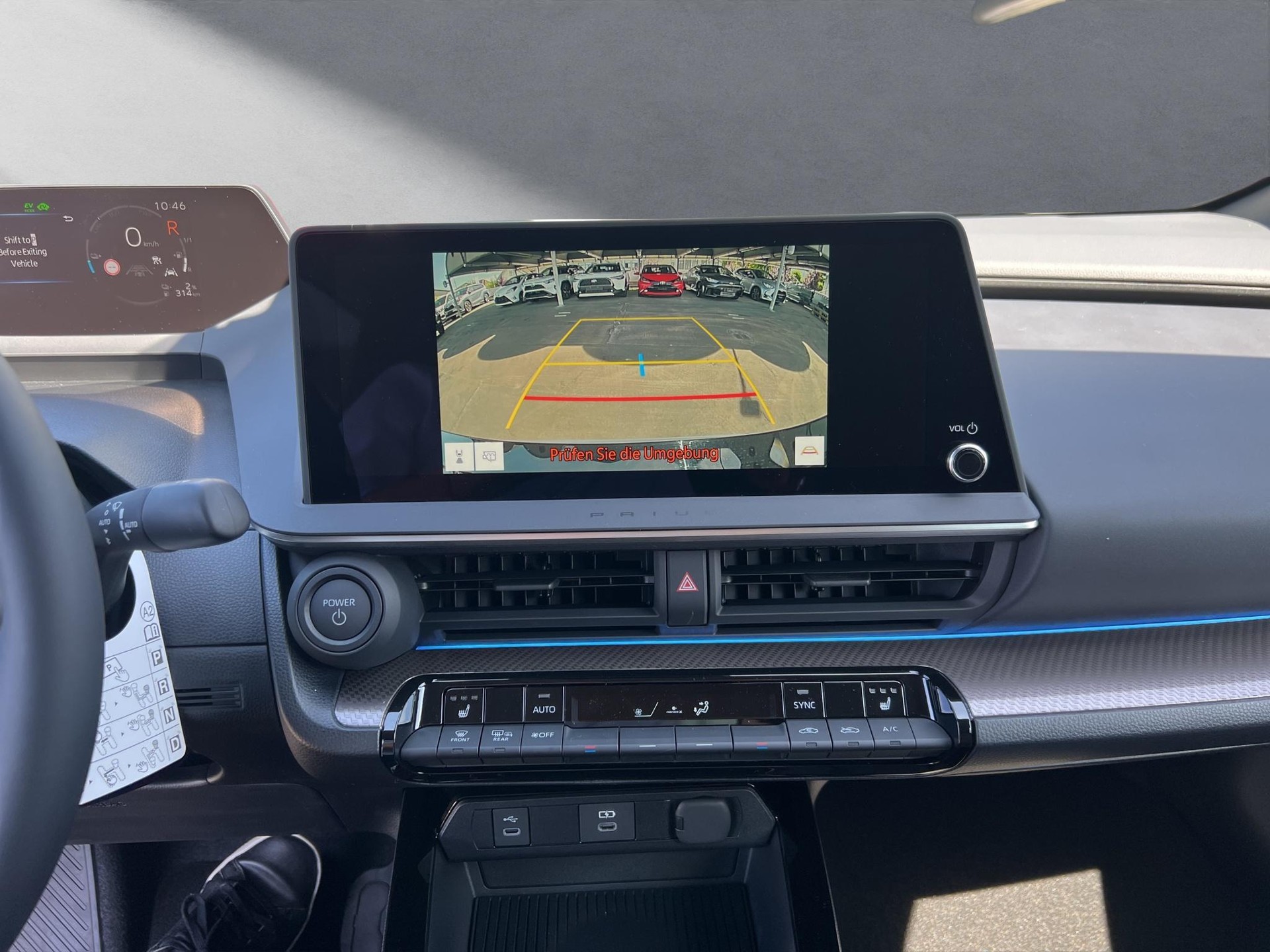 TOYOTA Prius 2.0 Plug-In-Hybrid Style-image-7