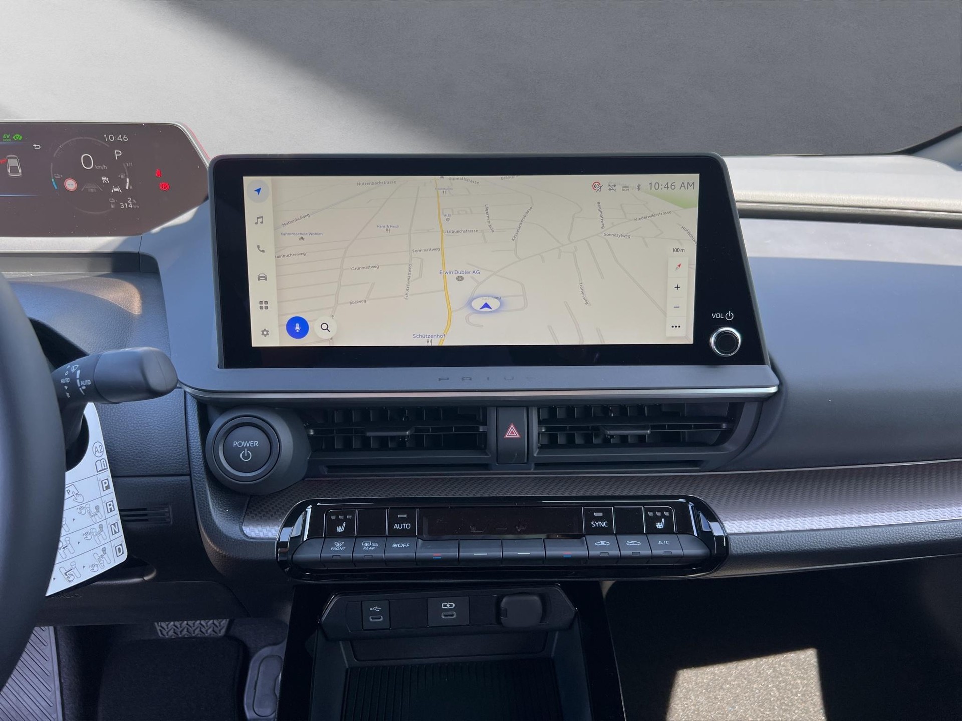 TOYOTA Prius 2.0 Plug-In-Hybrid Style-image-6