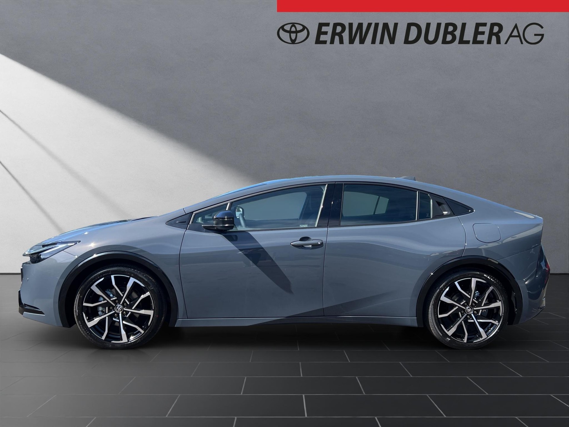 TOYOTA Prius 2.0 Plug-In-Hybrid Style-showroom-element-1