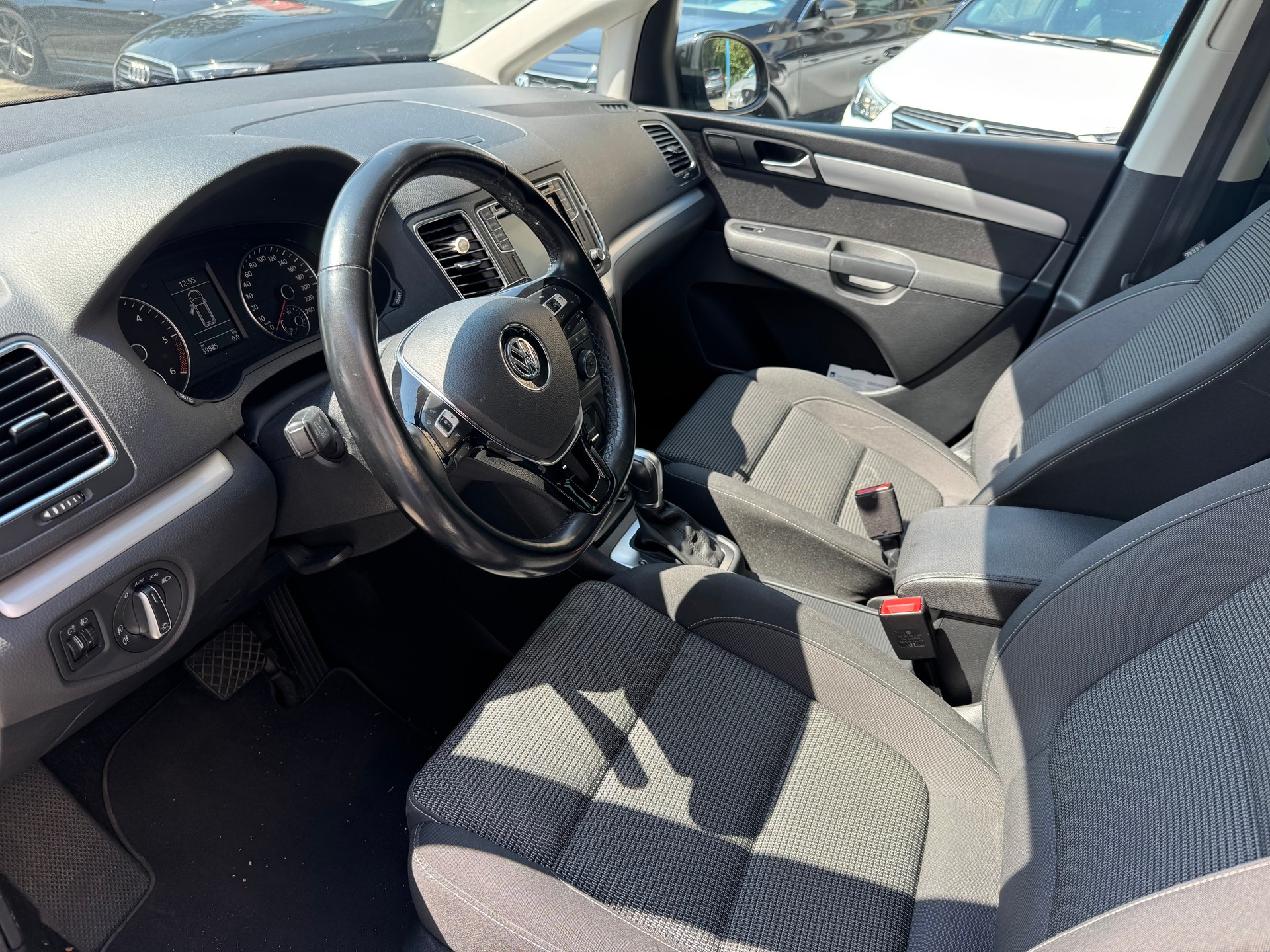 VW Sharan 2.0 TDI BMT Comfortline DSG-image-6
