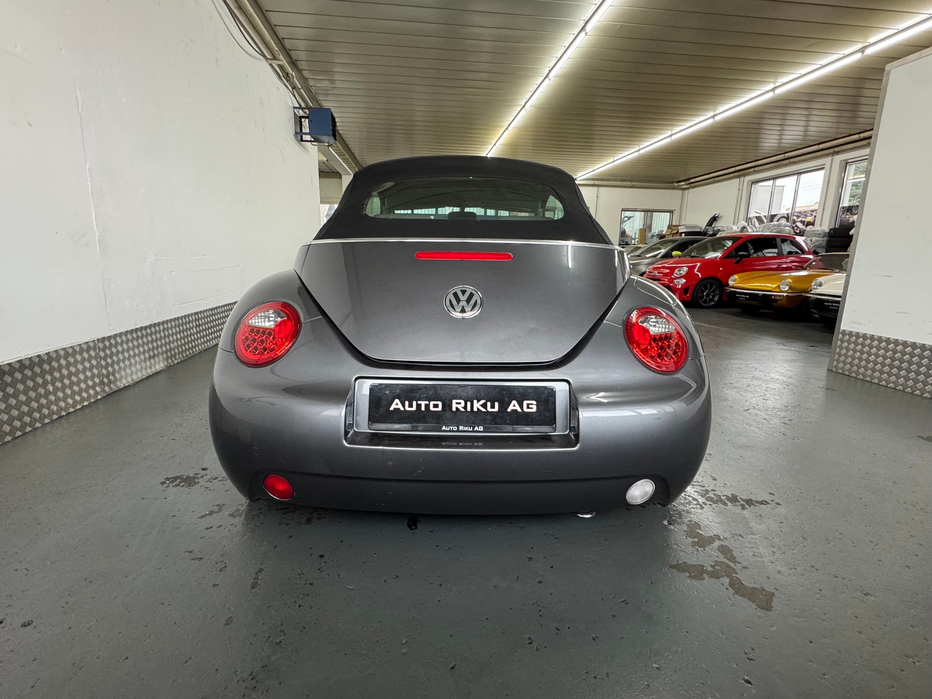 VW Beetle Cabrio 1.6-image-21