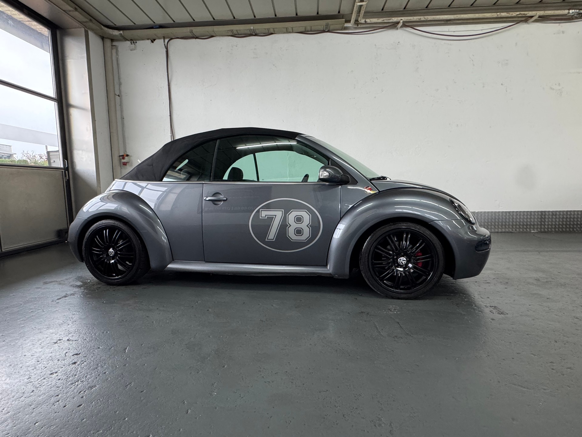 VW Beetle Cabrio 1.6-image-12