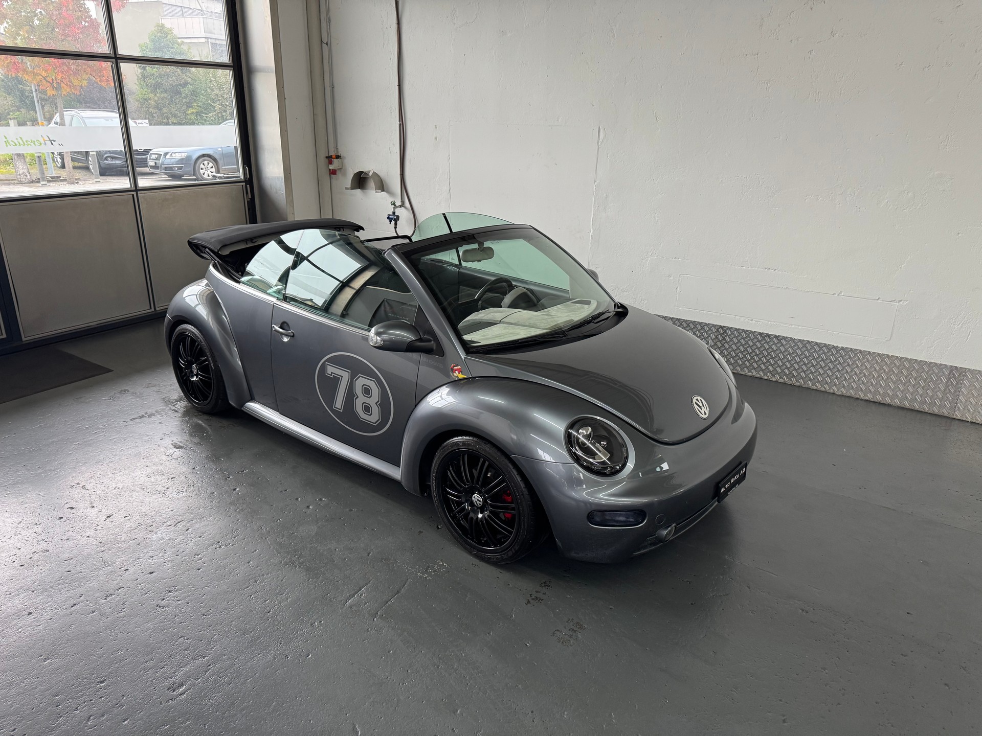 VW Beetle Cabrio 1.6-image-1