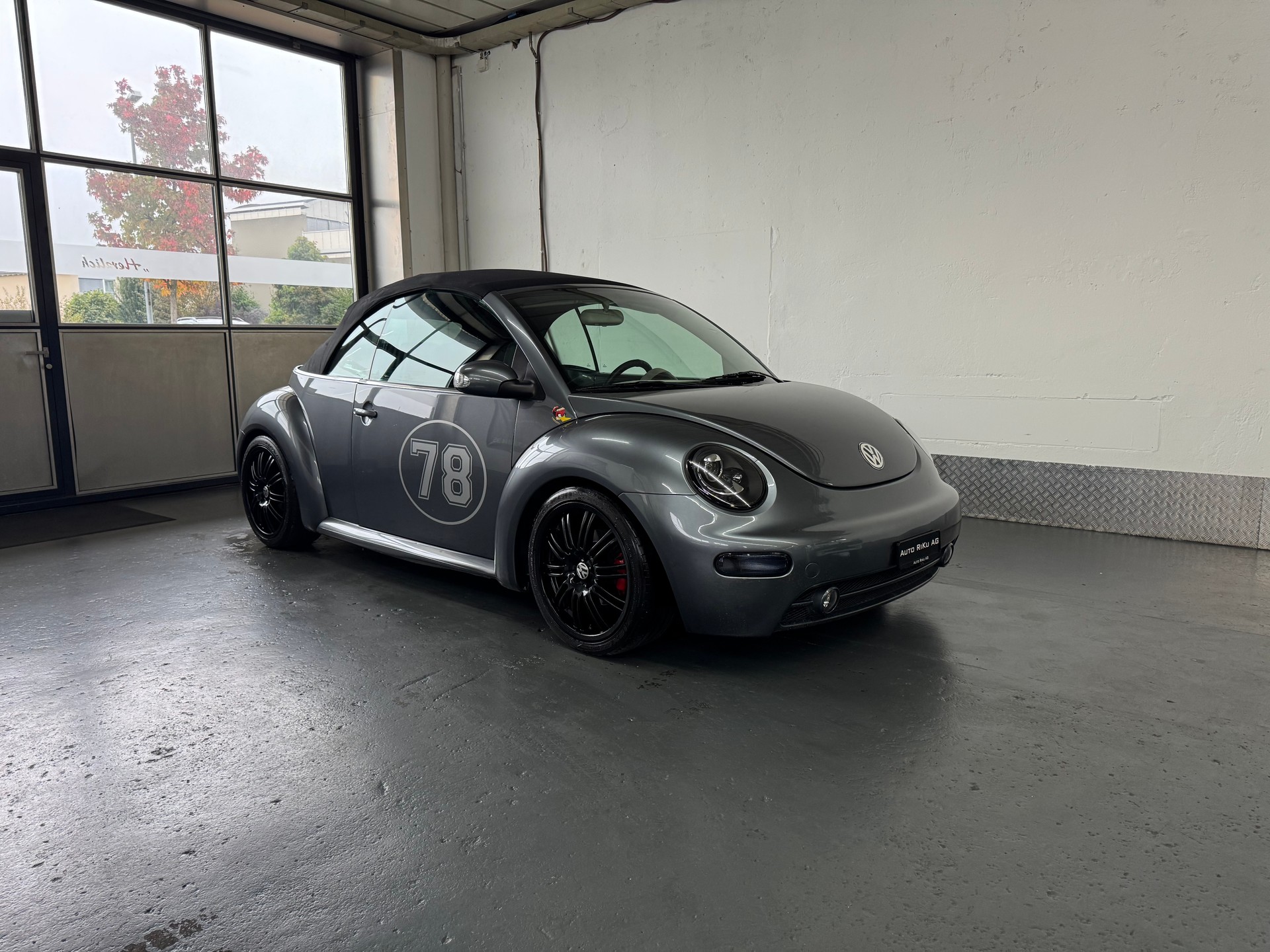 VW Beetle Cabrio 1.6-image-2