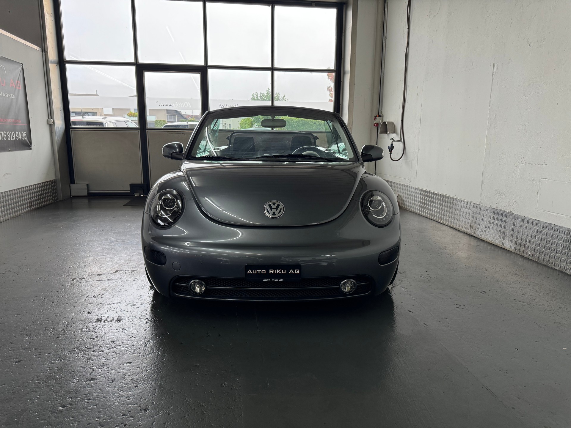 VW Beetle Cabrio 1.6-image-6
