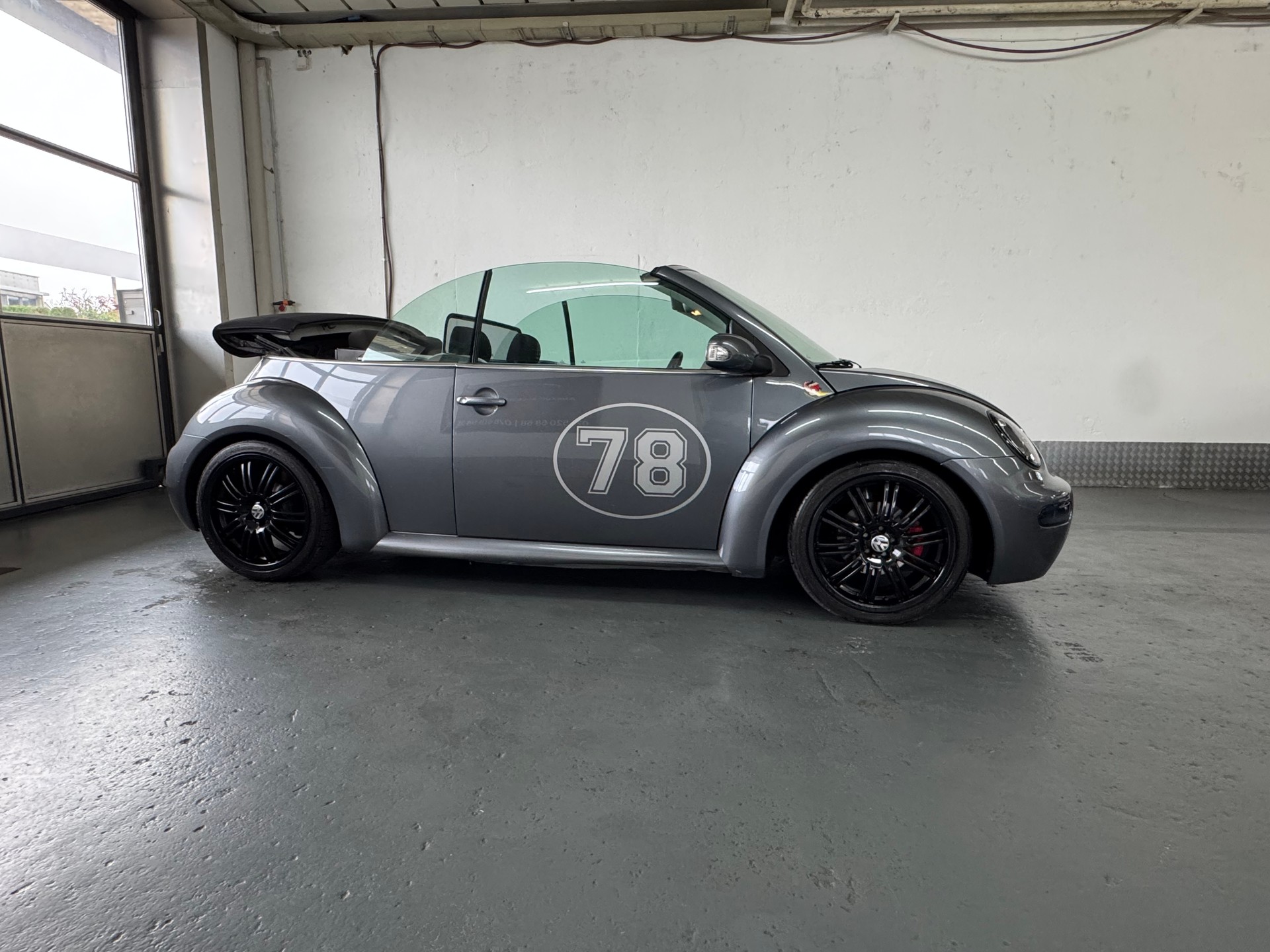 VW Beetle Cabrio 1.6-image-13