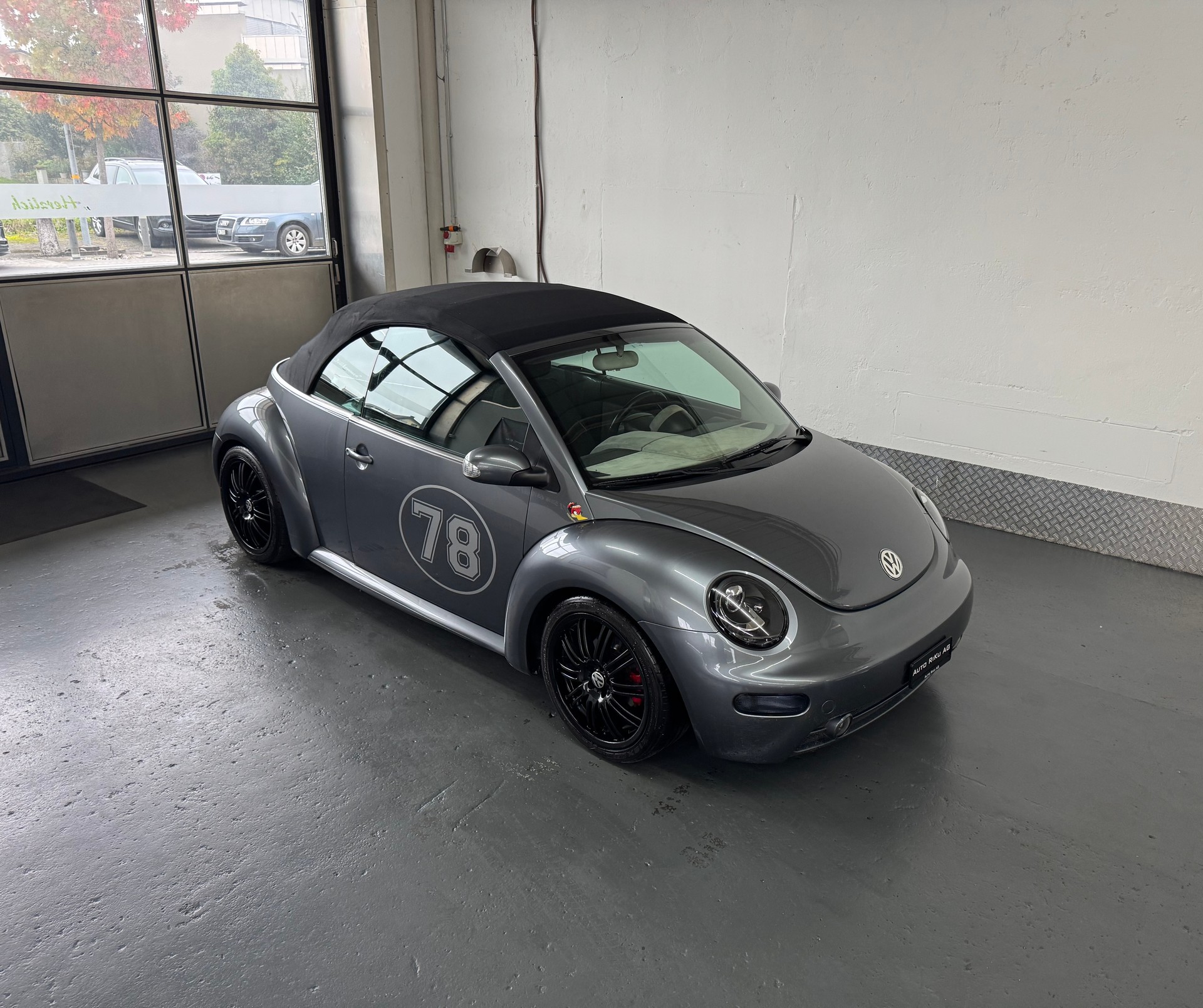 VW Beetle Cabrio 1.6-image-0