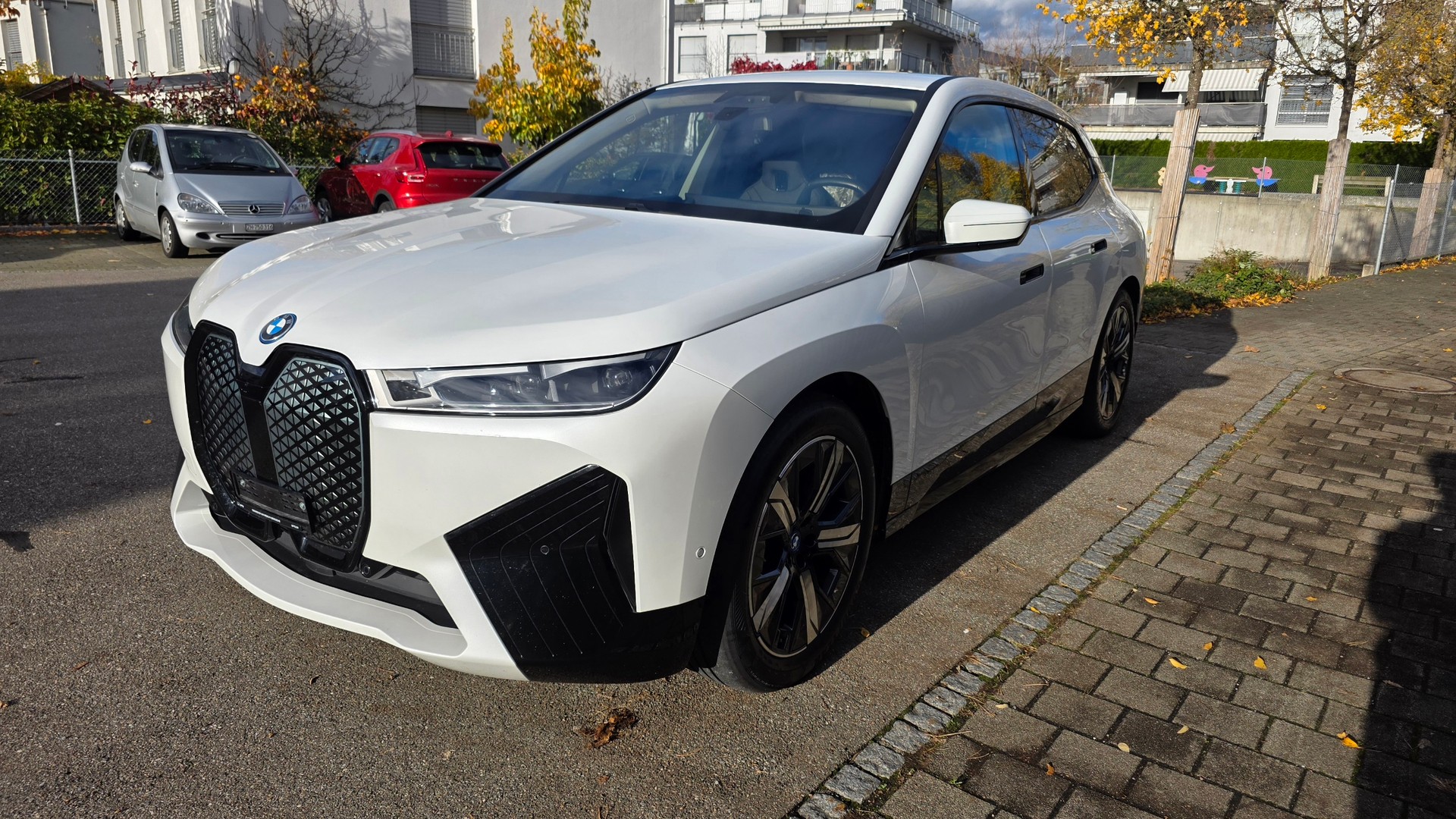 BMW iX xDrive50-image-2