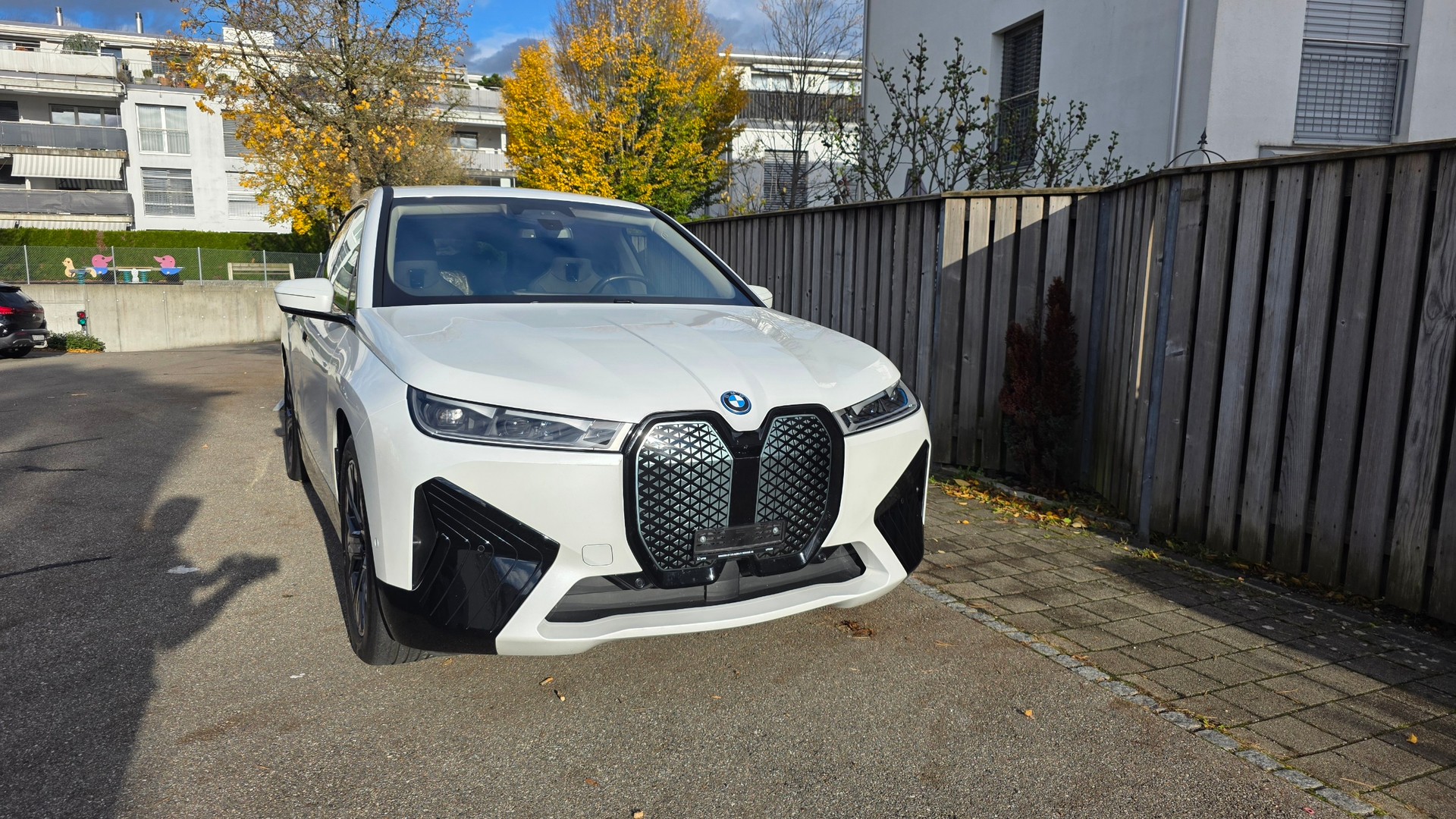 BMW iX xDrive50-image-4