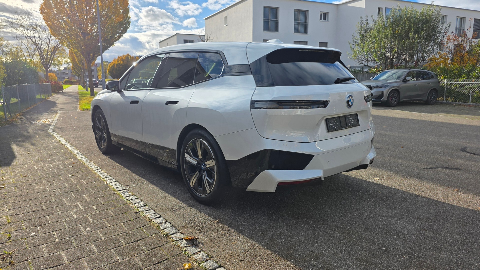 BMW iX xDrive50-image-5