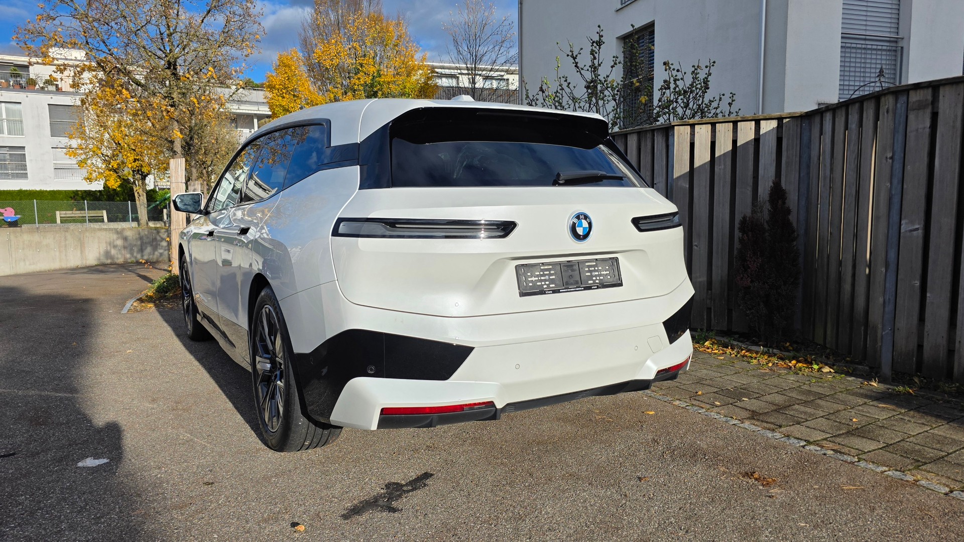 BMW iX xDrive50-image-6