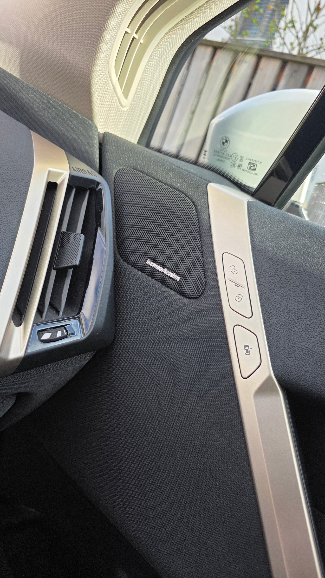 BMW iX xDrive50-image-9
