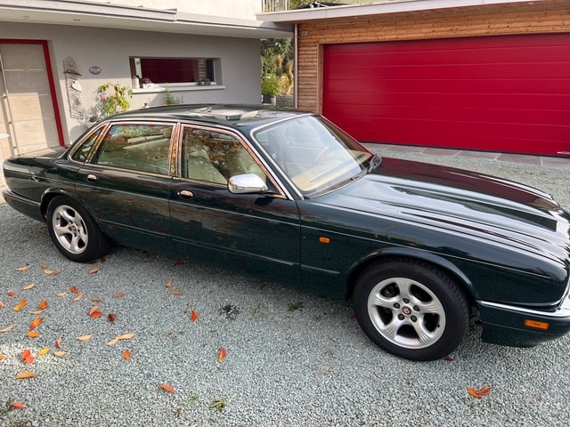 DAIMLER 6.0 Double Six-image-1