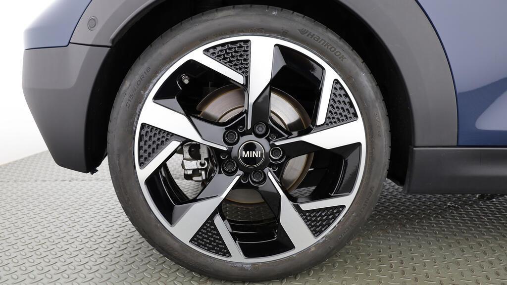 MINI Cooper S Cabrio-image-9
