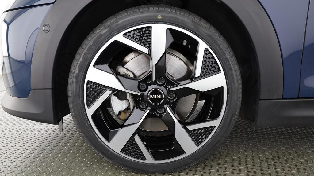 MINI Cooper S Cabrio-image-7