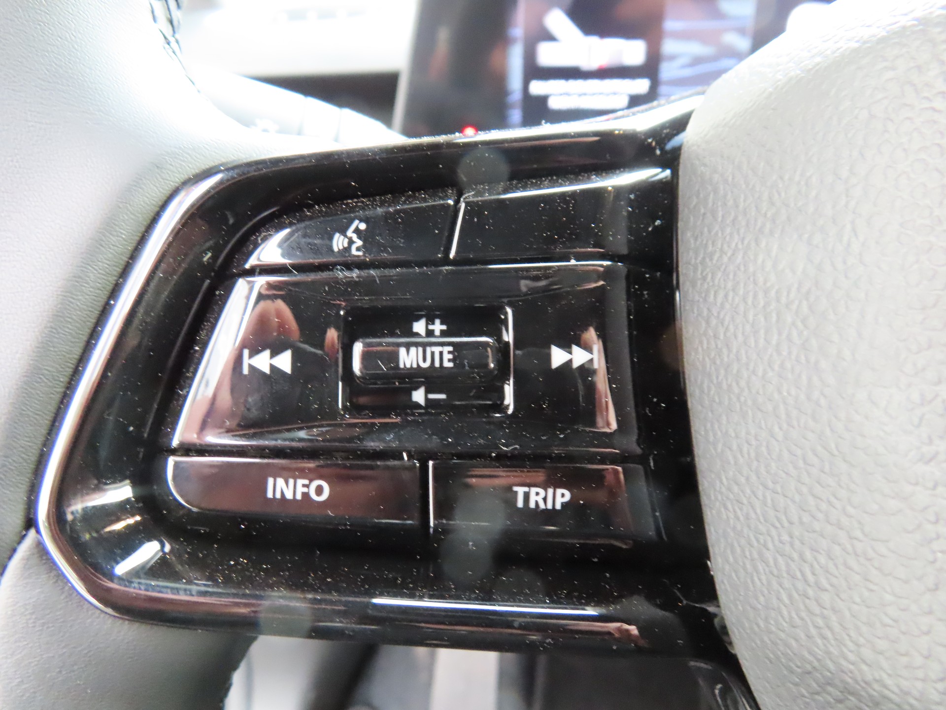 TOYOTA Urban Cruiser 61 kWh Trend AWD-image-11