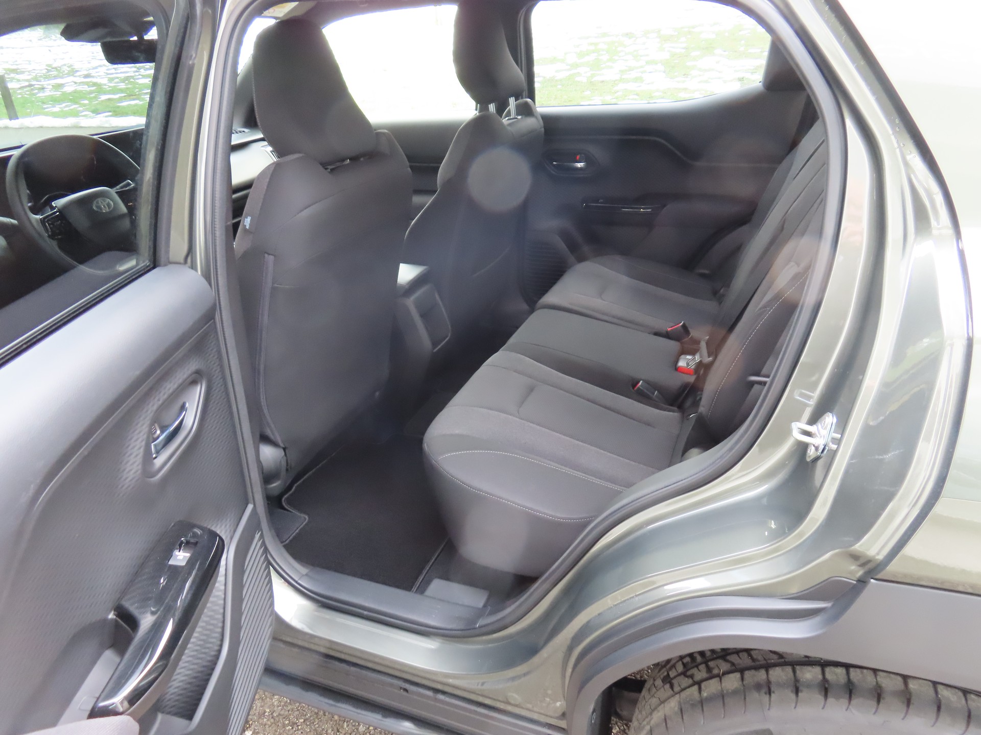 TOYOTA Urban Cruiser 61 kWh Trend AWD-image-6