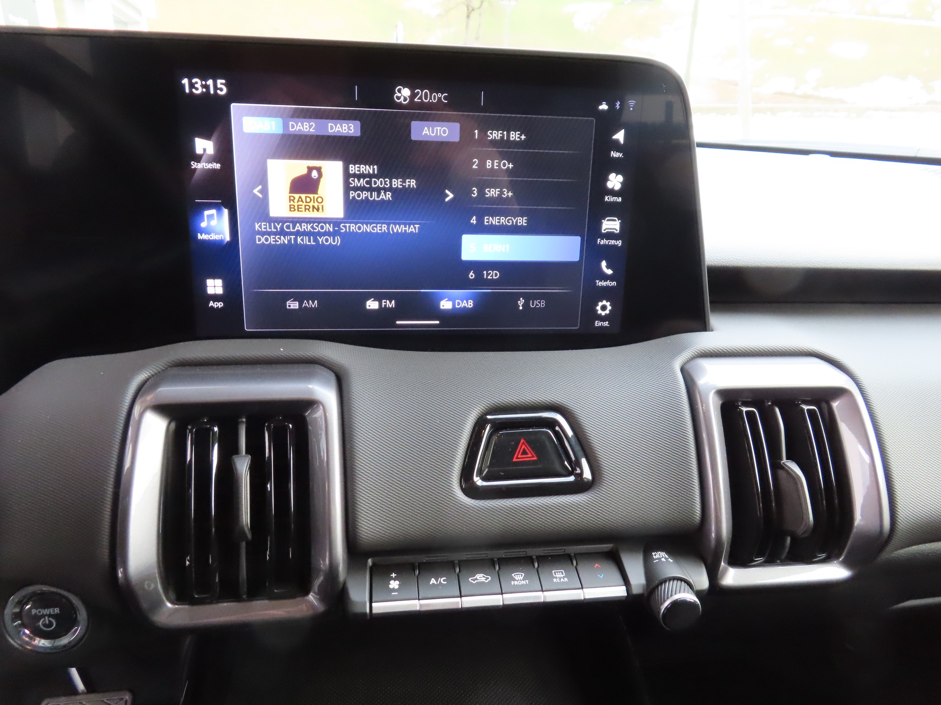 TOYOTA Urban Cruiser 61 kWh Trend AWD-image-9