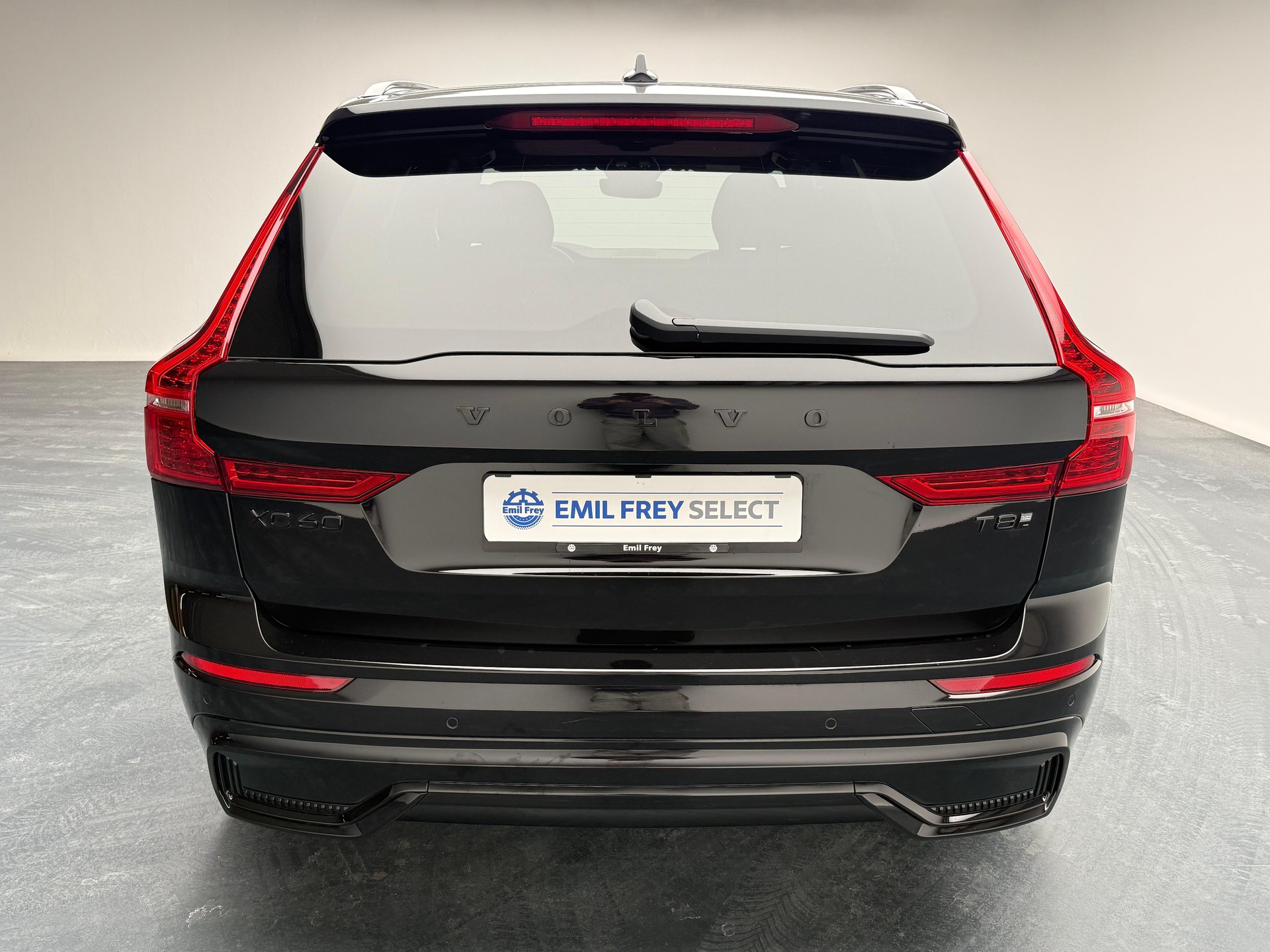 VOLVO XC60 2.0 T8 TE XCENTRIC Black Edition eAWD-image-13