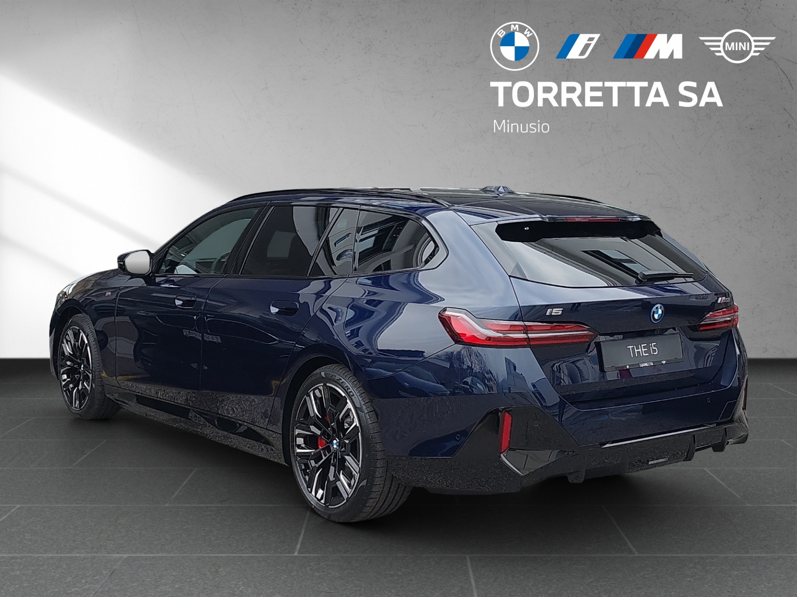 BMW i5 M60 Touring M Sport Pro-showroom-element-2
