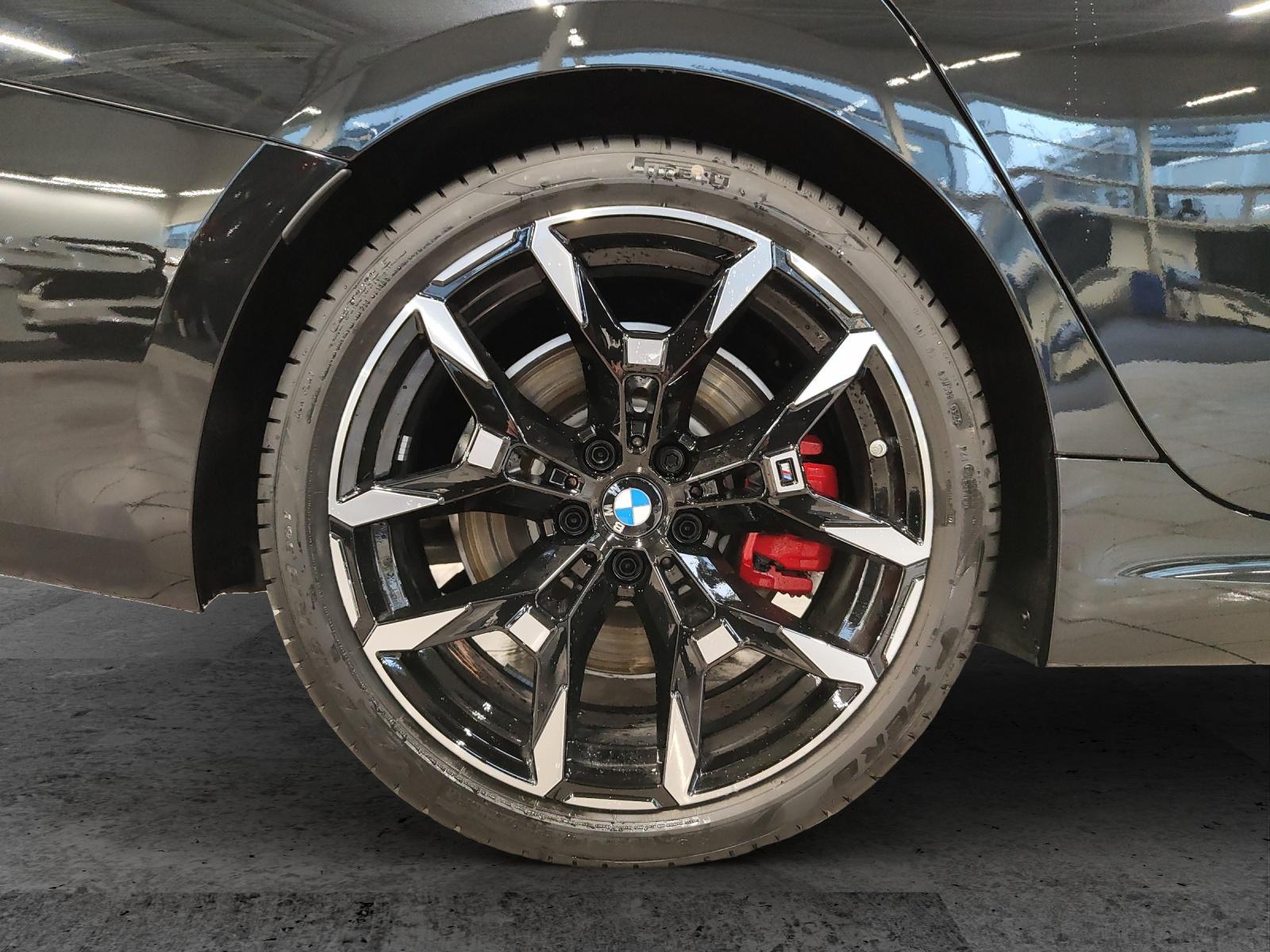 BMW 320d xDrive Touring-image-6