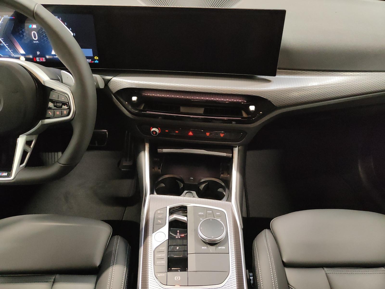 BMW 320d xDrive Touring-image-14