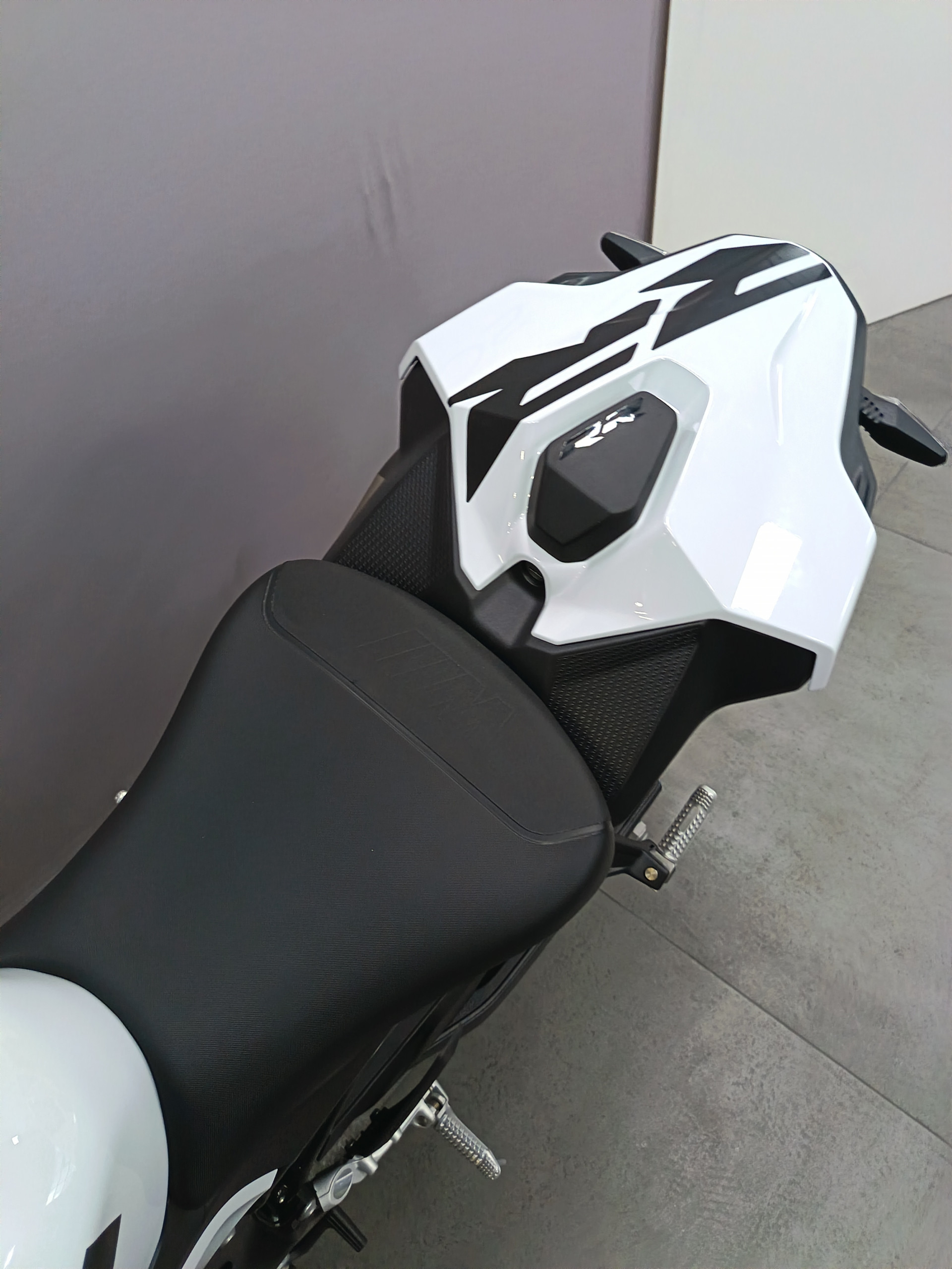 BMW M 1000 RR *** Leasing 3.9% ***-image-5
