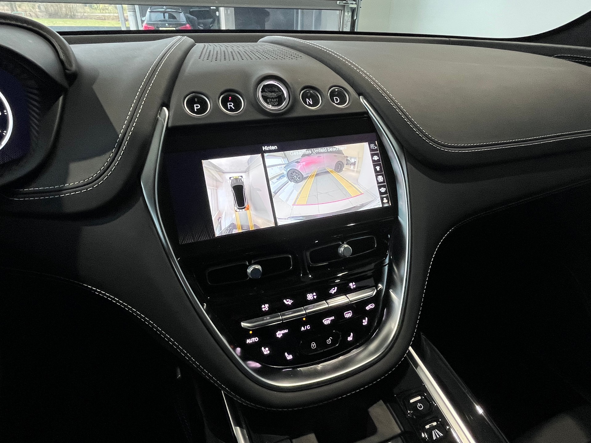 ASTON MARTIN DBX 4.0 V8-image-8