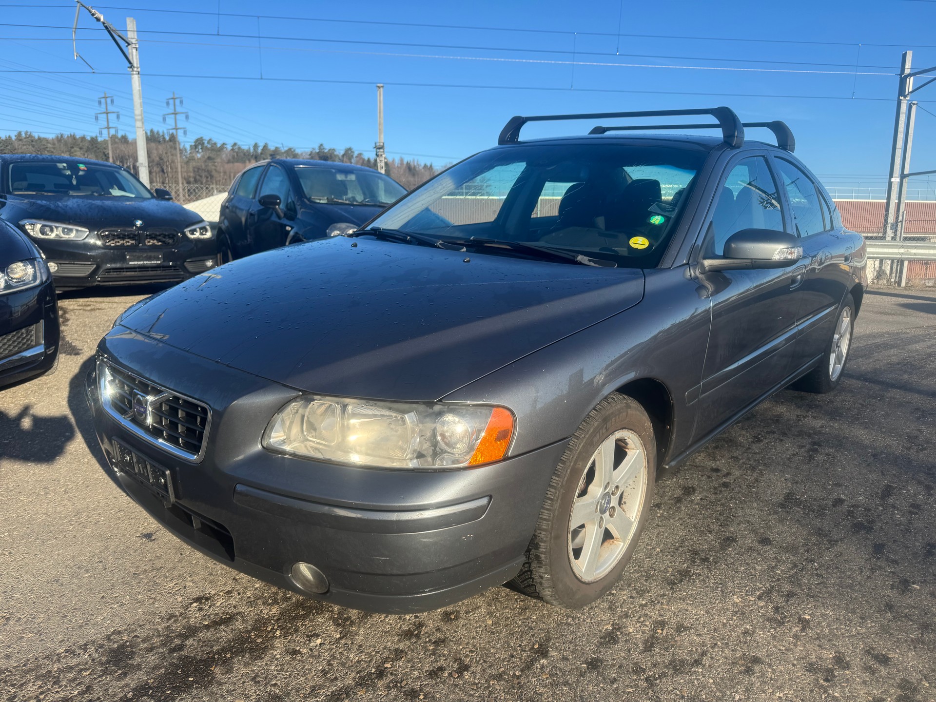 VOLVO S60 2.4 Momentum-image-0