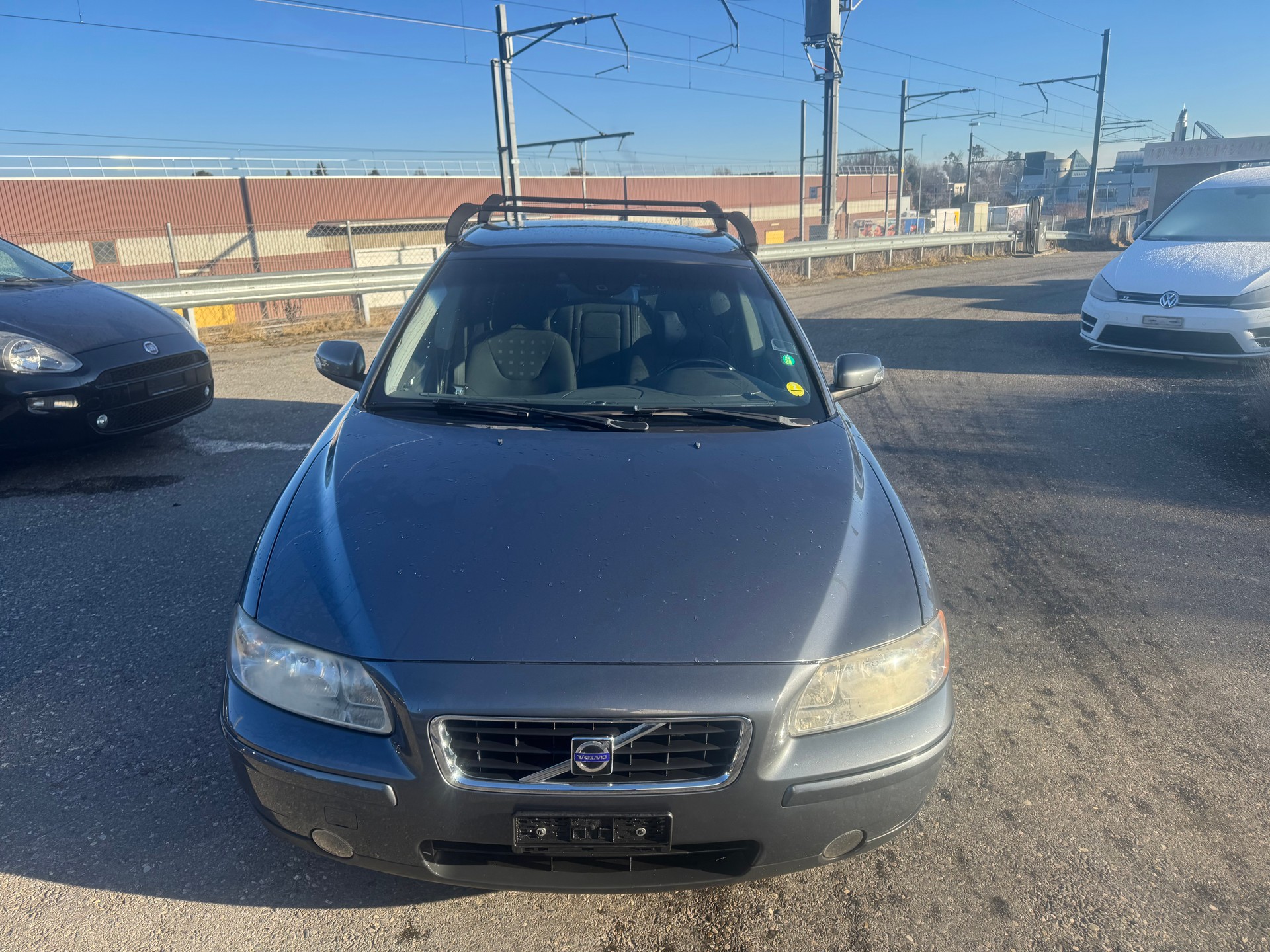 VOLVO S60 2.4 Momentum-image-1