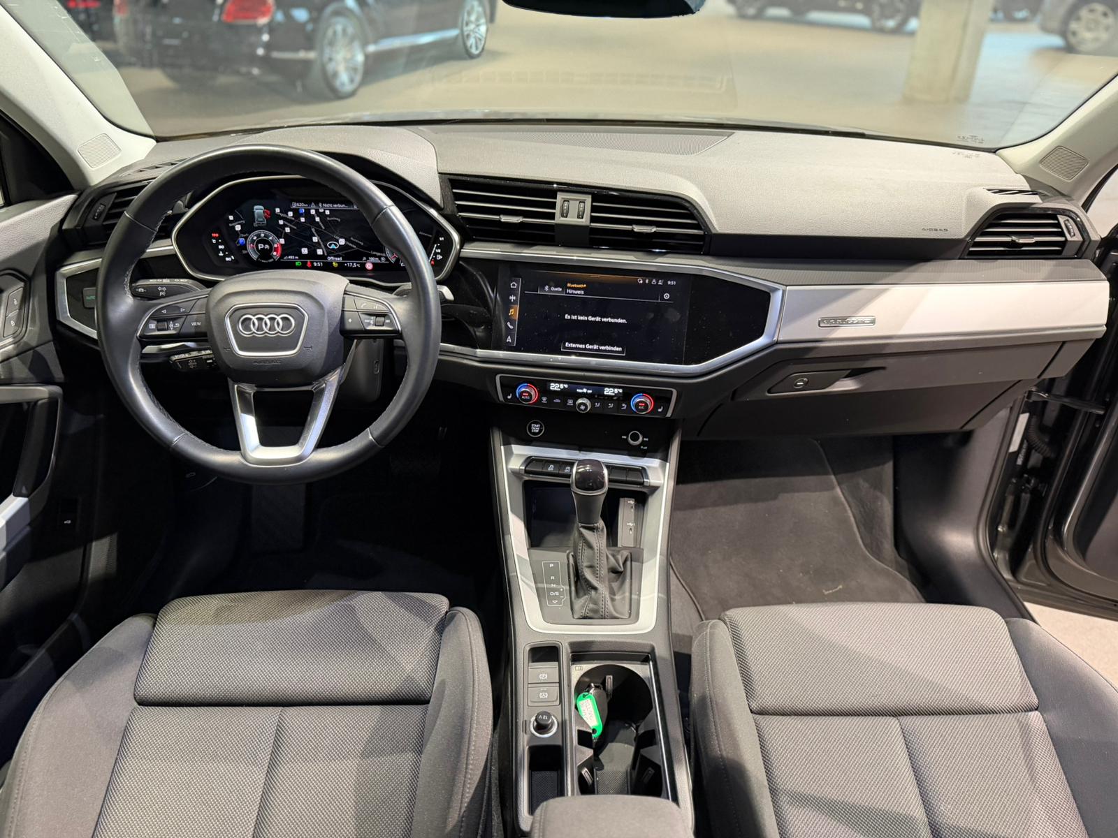 AUDI Q3 Sportback 35 TDI S line quattro S-tronic-image-14