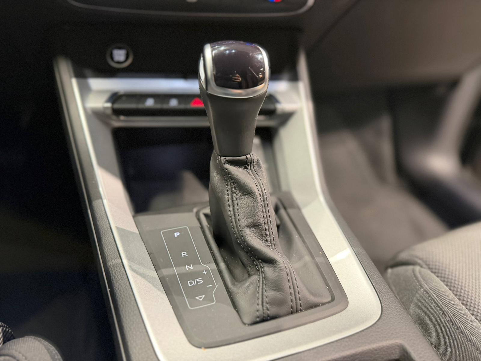 AUDI Q3 Sportback 35 TDI S line quattro S-tronic-image-15