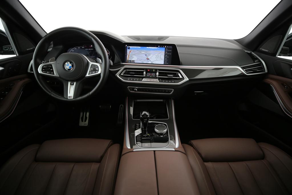 BMW X5 M50i xDrive-image-4