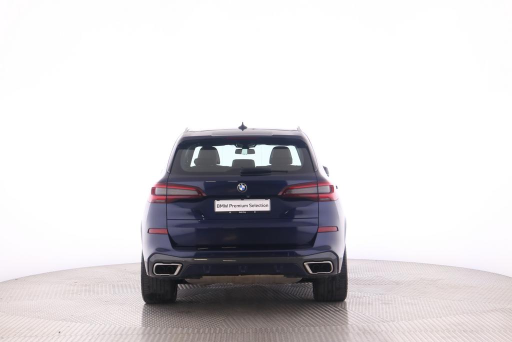 BMW X5 M50i xDrive-image-11
