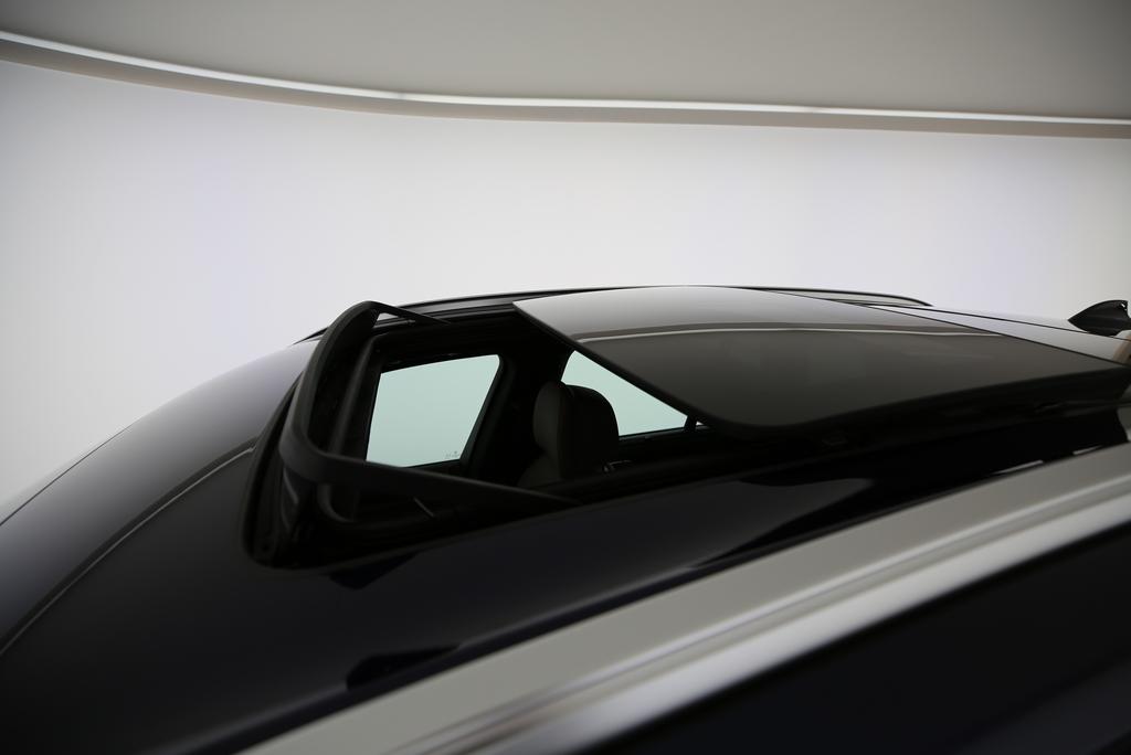 BMW X5 M50i xDrive-image-14