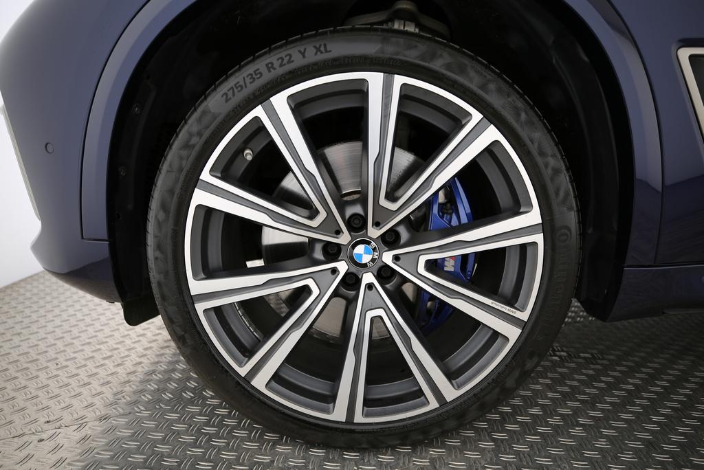 BMW X5 M50i xDrive-image-18