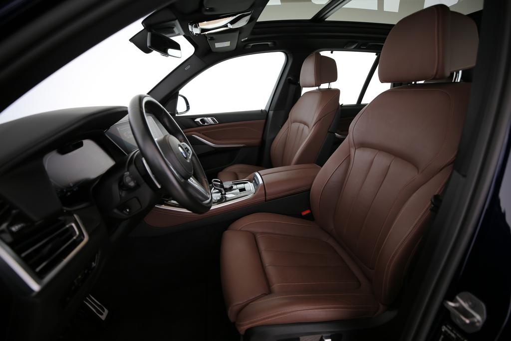 BMW X5 M50i xDrive-image-2